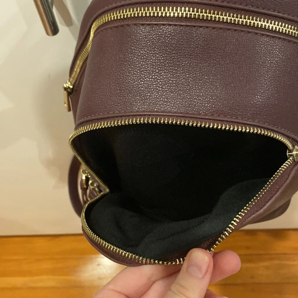 Forever New back pack - Picture 3 of 7